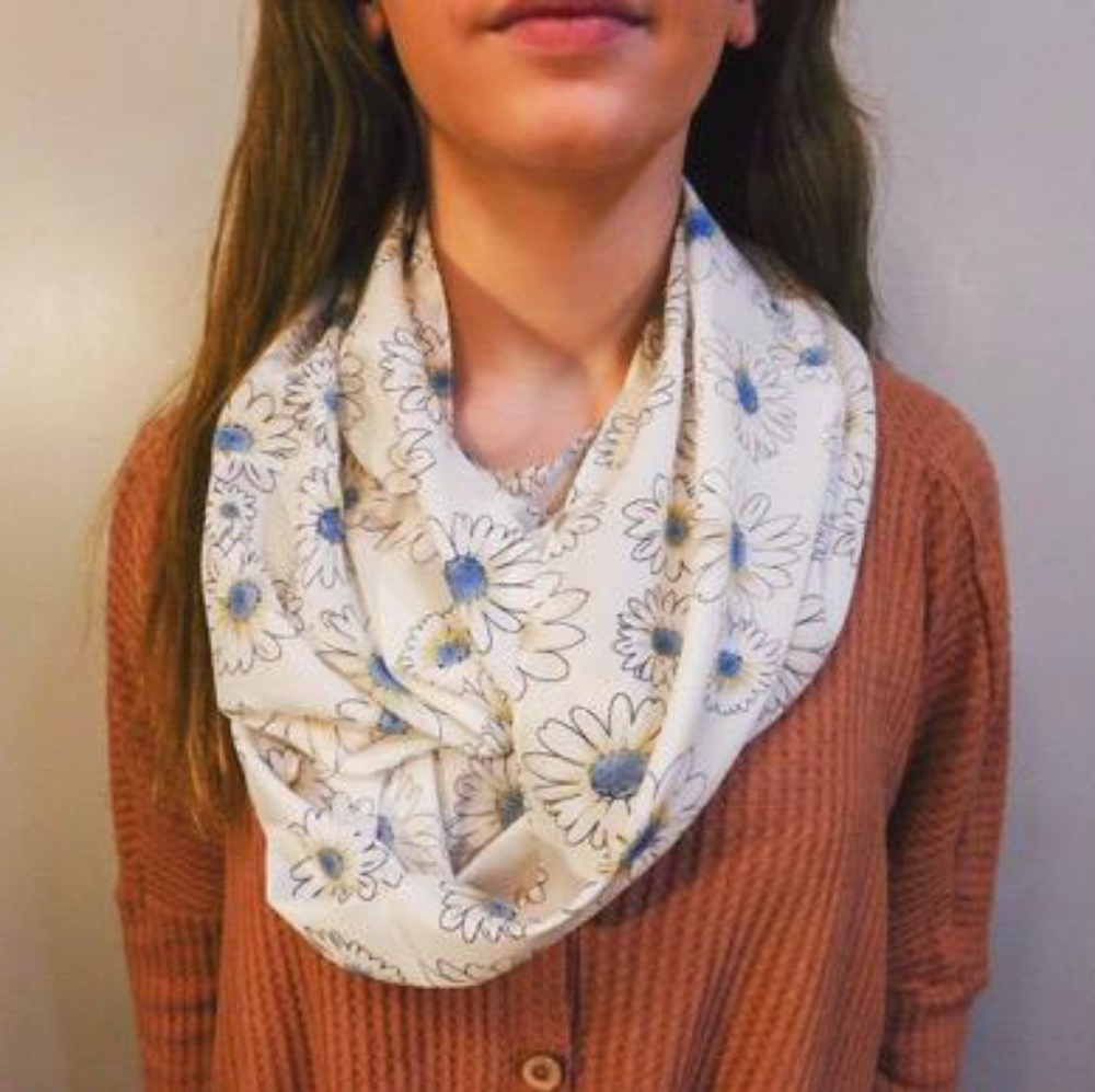 Daisy Infinity Scarf